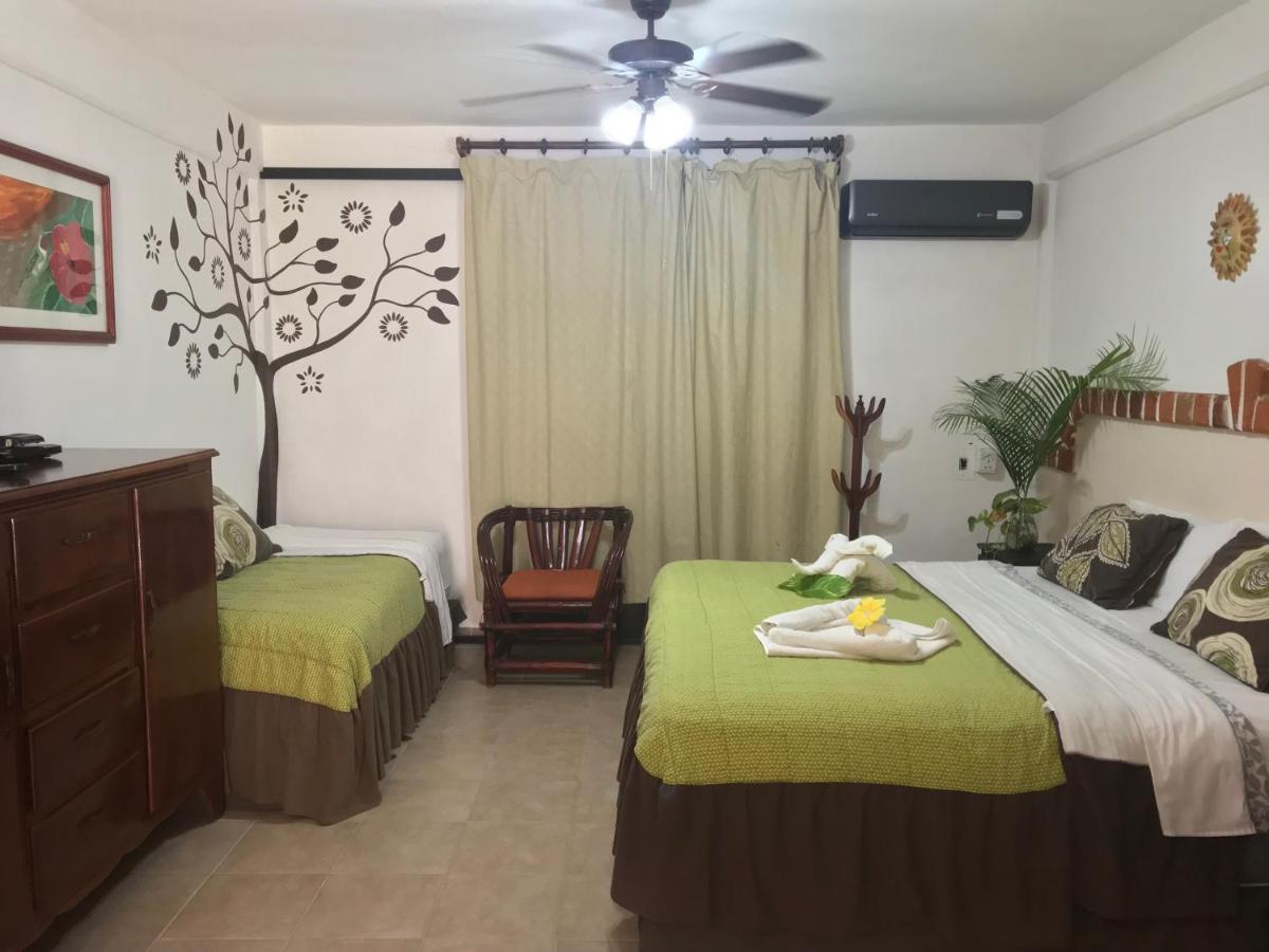 Suites Fenicia (Adults Only) Playa del Carmen Exterior foto